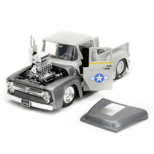 1:24 Scale Diecast - Hollywood Rides - Street Fighter - 1956 Ford F-100 w/ Guile