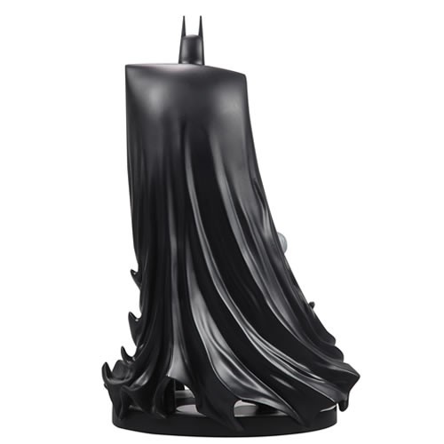 Batman B&W Statues - 1/10 Scale Batman By Bill Sienkiewicz