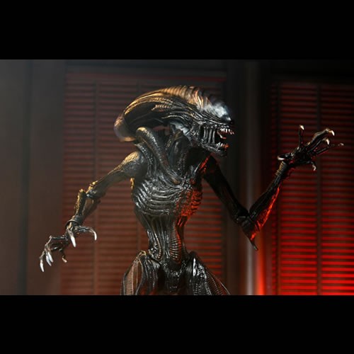 Alien: Romulus 7" Scale Figures - Ultimate Scorched Xenomorph