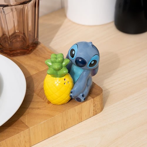 Disney Accessories - Lilo & Stitch - Stitch And Pineapple Salt And Pepper Shakers